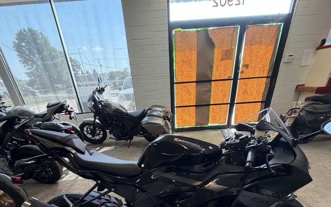2027 KAWASAKI NINJA® ZX™-6R