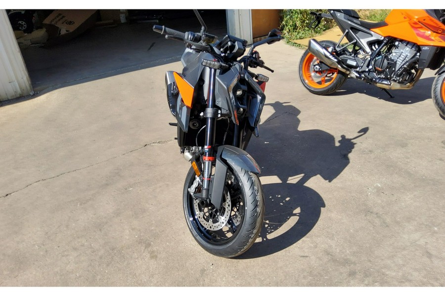 2024 KTM 990 DUKE