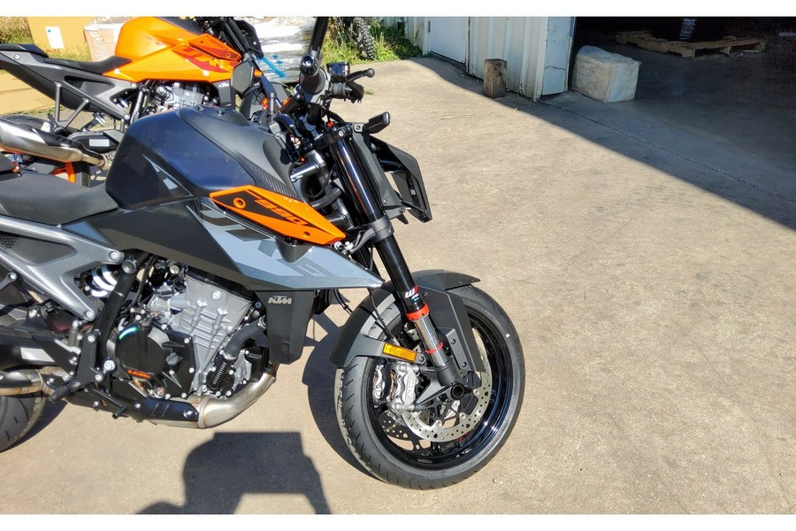 2024 KTM 990 DUKE