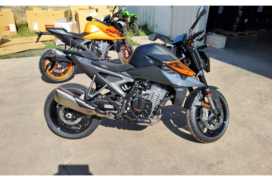 2024 KTM 990 DUKE