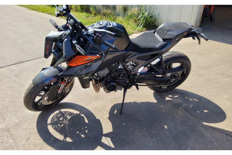 2024 KTM 990 DUKE