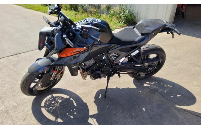 2024 KTM 990 DUKE