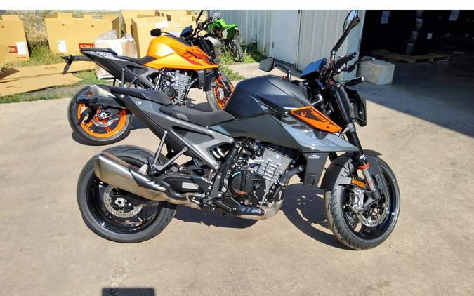 2024 KTM 990 DUKE