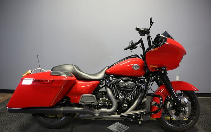 2022 Harley-Davidson Road Glide Special Redline Red - Black Finish