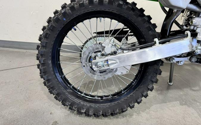 2027 Kawasaki KLX 140R F
