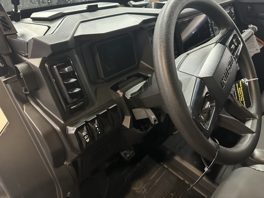 2027 Can-Am Defender XU Limited HD11