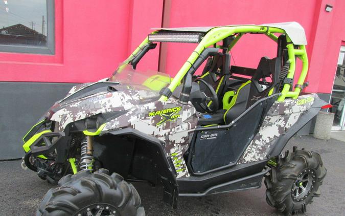 2015 Can-Am® Maverick™ X® mr DPS® 1000R Digital Camo & Manta Green