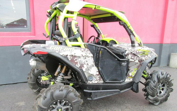 2015 Can-Am® Maverick™ X® mr DPS® 1000R Digital Camo & Manta Green