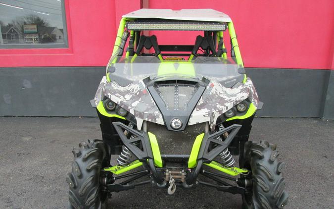 2015 Can-Am® Maverick™ X® mr DPS® 1000R Digital Camo & Manta Green