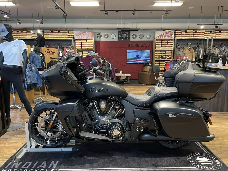 2024 Indian Motorcycle® Pursuit® Dark Horse® Black Smoke