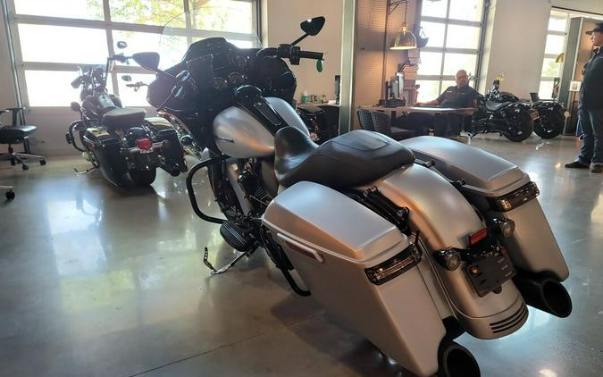 FLTRXS 2020 Road Glide® Special