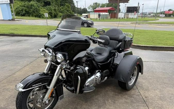 2012 Harley-Davidson® FLHTCUTG - Tri Glide® Ultra Classic®