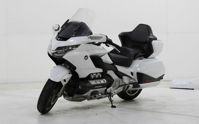 2018 Honda Gold Wing Tour Pearl White Tour Candy Ardent Red