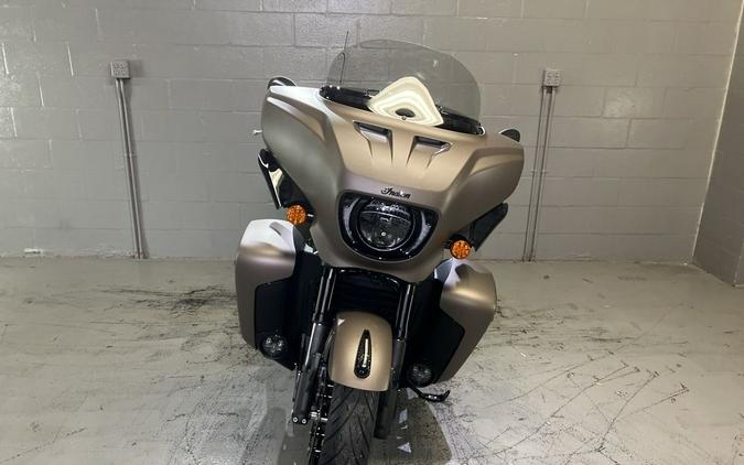 2025 Indian Motorcycle® Roadmaster® PowerPlus Dark Horse® 112 w/PowerBand Nara Bronze Smoke