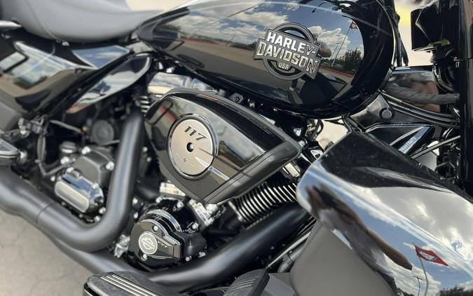 2026 Harley-Davidson® FLHXL Street Glide Limited Olive Steel Metallic / Vivid Black