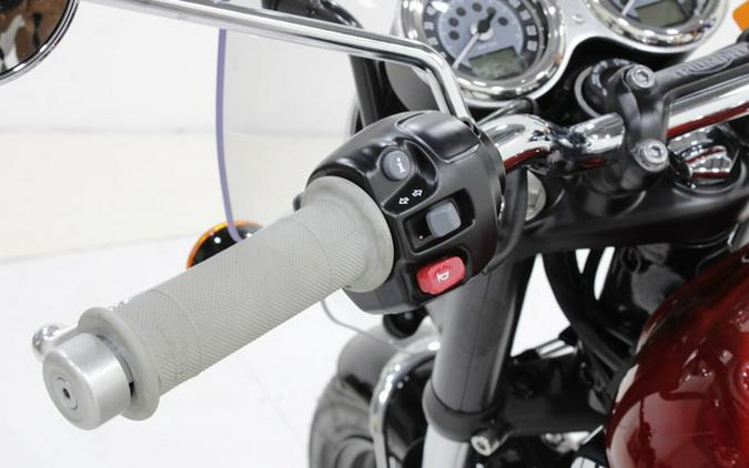 2022 Triumph Bonneville T100 Carnival Red/Fusion White (Eur