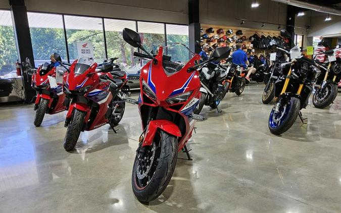 2026 Honda® CBR650R E-Clutch