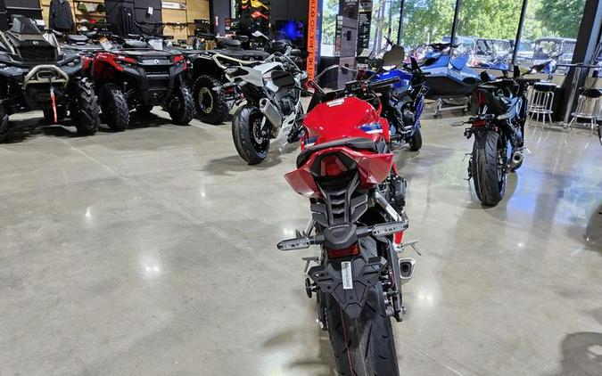 2026 Honda® CBR650R E-Clutch