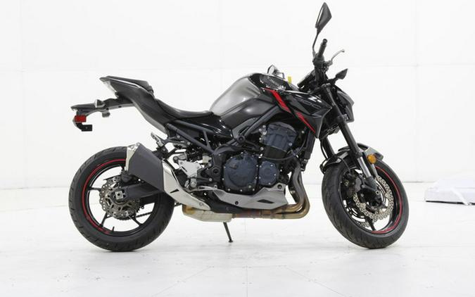 2023 Kawasaki Z900 ABS Metallic Black/Graphite Gray/Flat Black