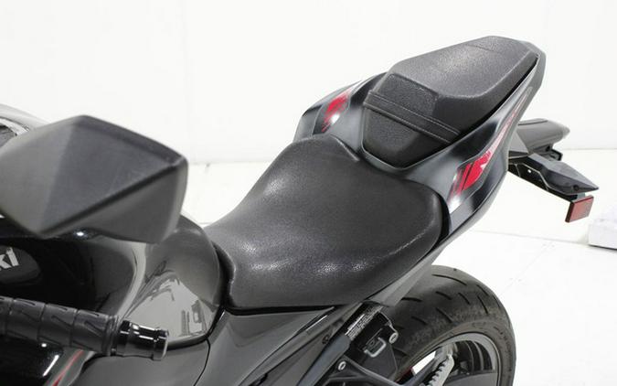 2023 Kawasaki Z900 ABS Metallic Black/Graphite Gray/Flat Black