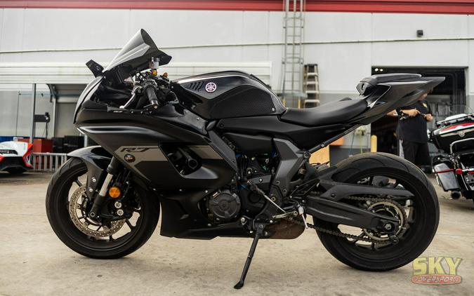 2025 Yamaha YZF R7