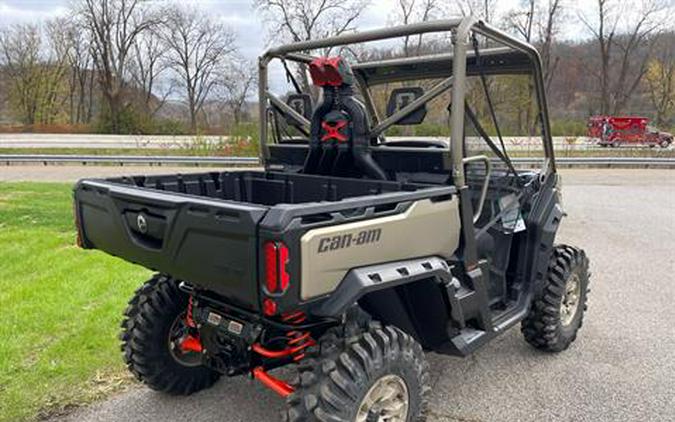 2023 Can-Am Defender X MR HD10