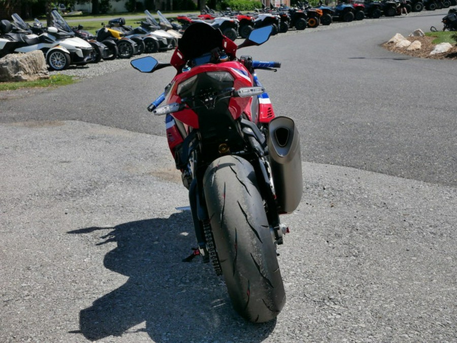 2025 Honda CBR1000RR-R Fireblade SP