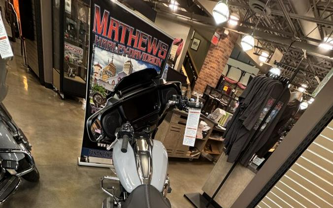 2025 Harley-Davidson® Street Glide® Billiard Gray