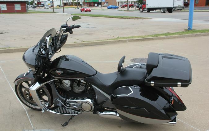 2016 VICTORY MAGNUM BLACK and GRAY