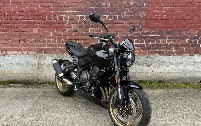 2027 Triumph TRIDENT 800