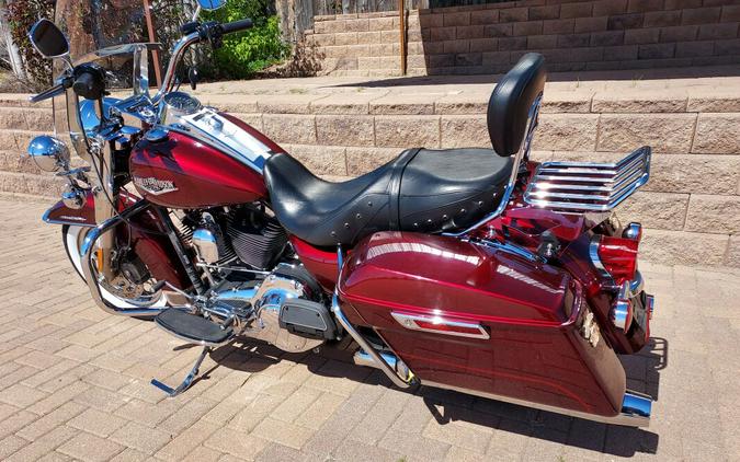 2014 Harley-Davidson Road King Mysterious Red Sunglo