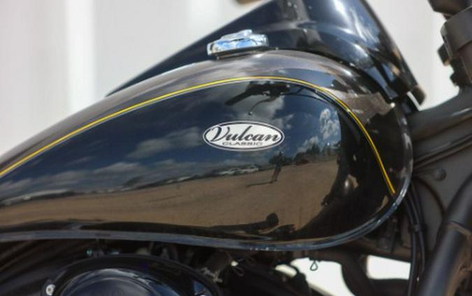 2023 Kawasaki Vulcan 900 Classic