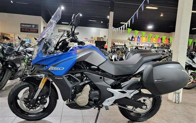 2023 CFMOTO 650 Adventura