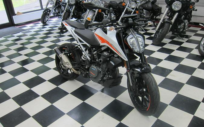2022 390 Duke - KTM