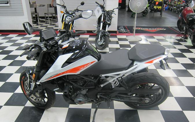 2022 390 Duke - KTM