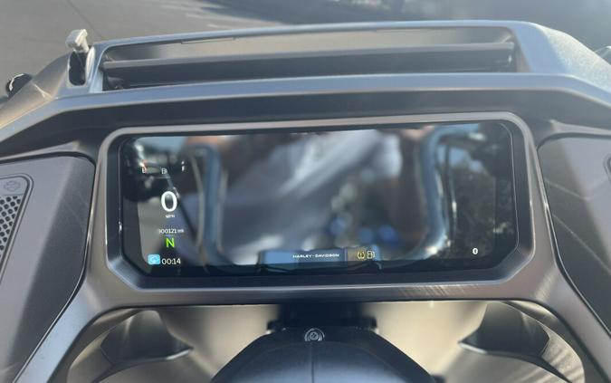 2025 Harley-Davidson® Road Glide® FLTRX Vivid Black