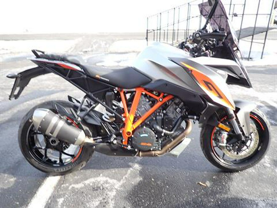 2017 KTM 1290 Super Duke GT