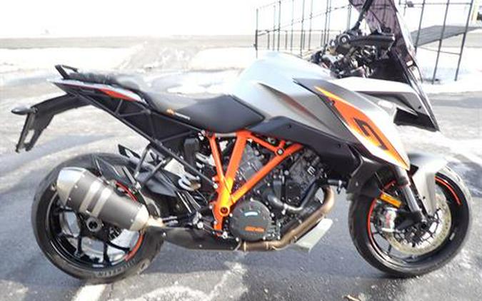2017 KTM 1290 Super Duke GT