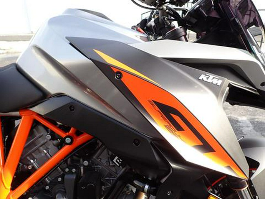 2017 KTM 1290 Super Duke GT