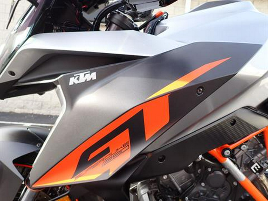 2017 KTM 1290 Super Duke GT