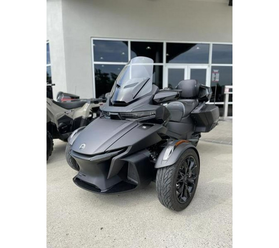 2023 Can-Am® Spyder RT Limited Dark Wheels