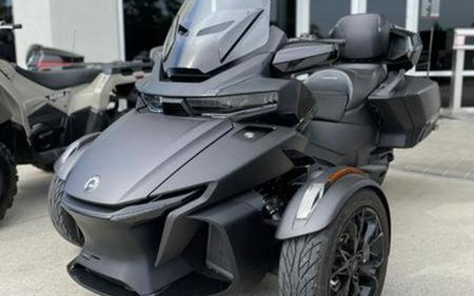 2023 Can-Am® Spyder RT Limited Dark Wheels