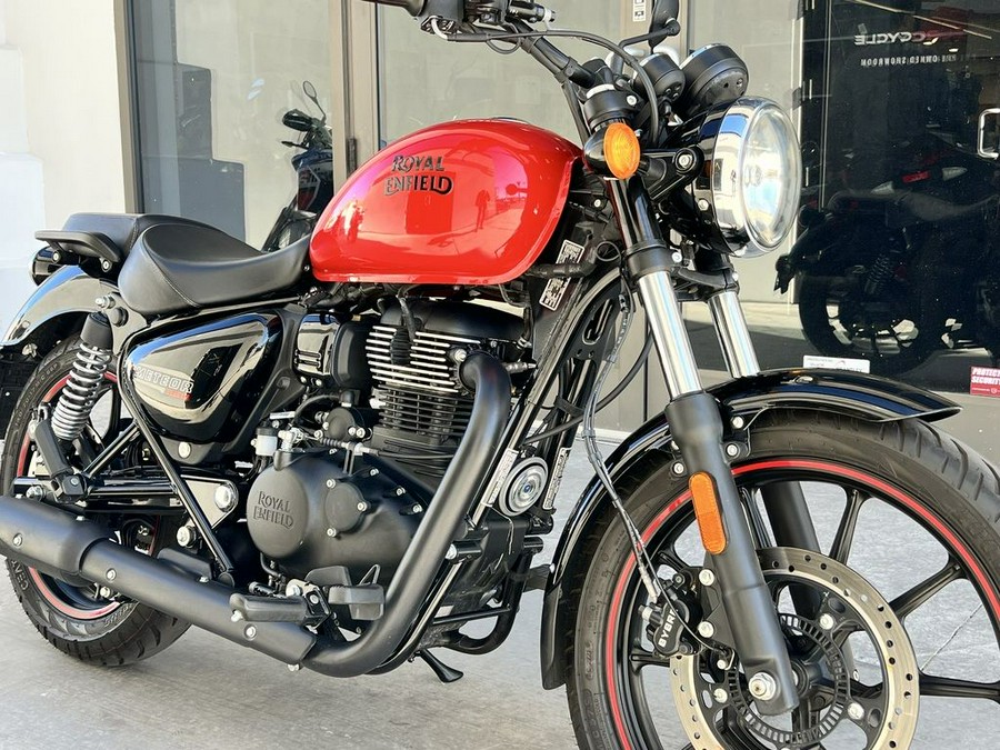 2022 Royal Enfield Meteor 350 Fireball Red