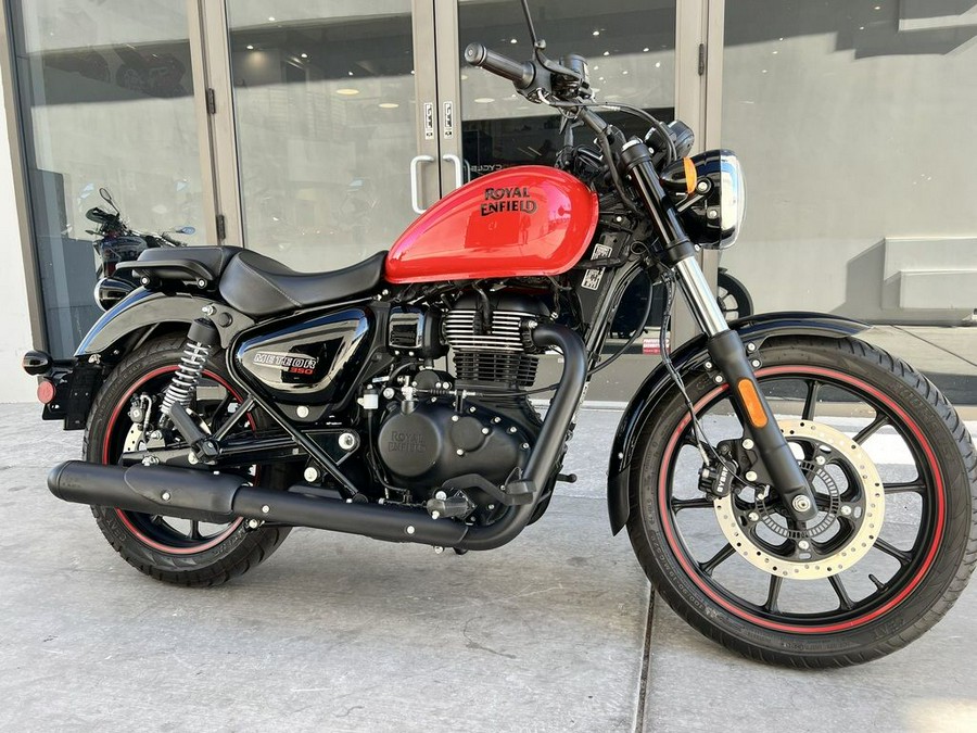 2022 Royal Enfield Meteor 350 Fireball Red