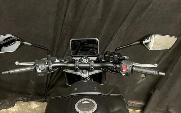 2025 CB750 Hornet - Honda