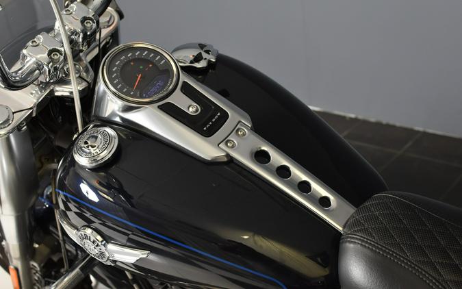 2019 Harley-Davidson Fat Bob 114 MIDNIGHT BLUE FLFBS