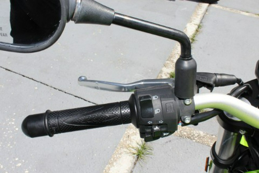 2022 Benelli 302S