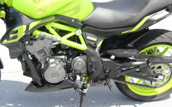 2022 Benelli 302S