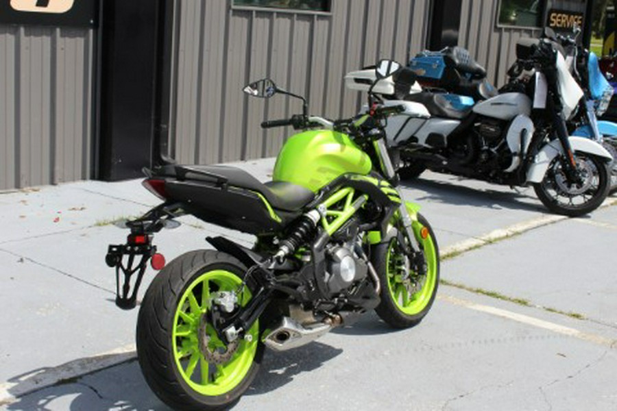 2022 Benelli 302S