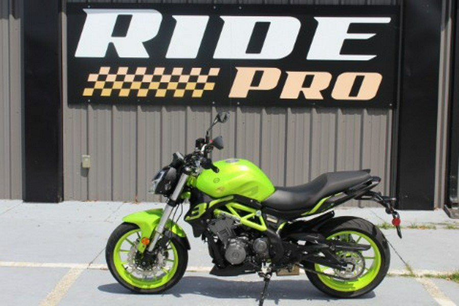 2022 Benelli 302S